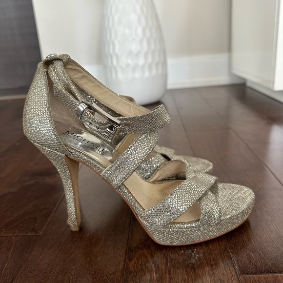 MICHAEL KORS SILVER HEELS - Picture 11 of 12